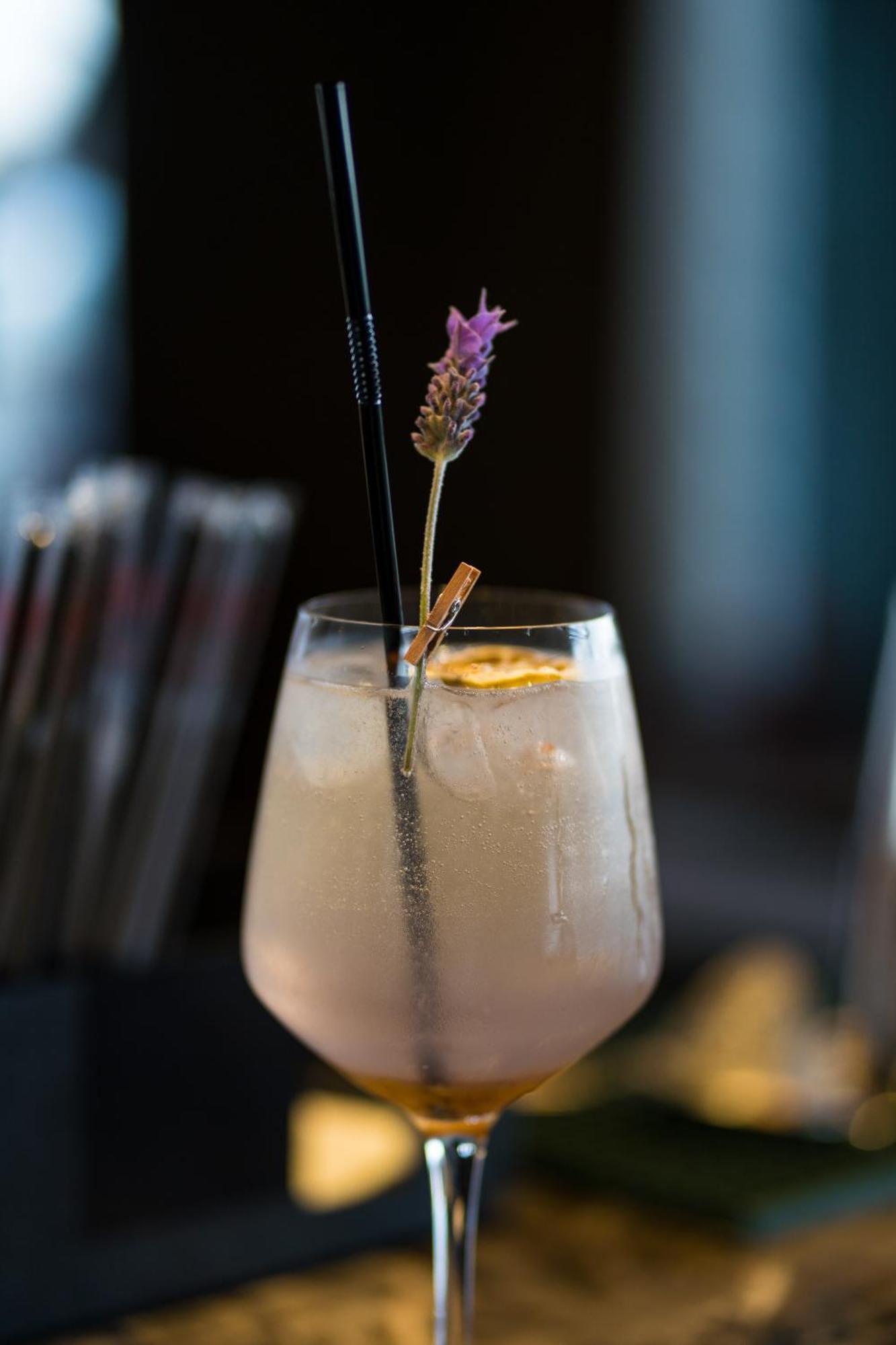 Monchique Resort & Spa Exterior photo A lavender lemonade